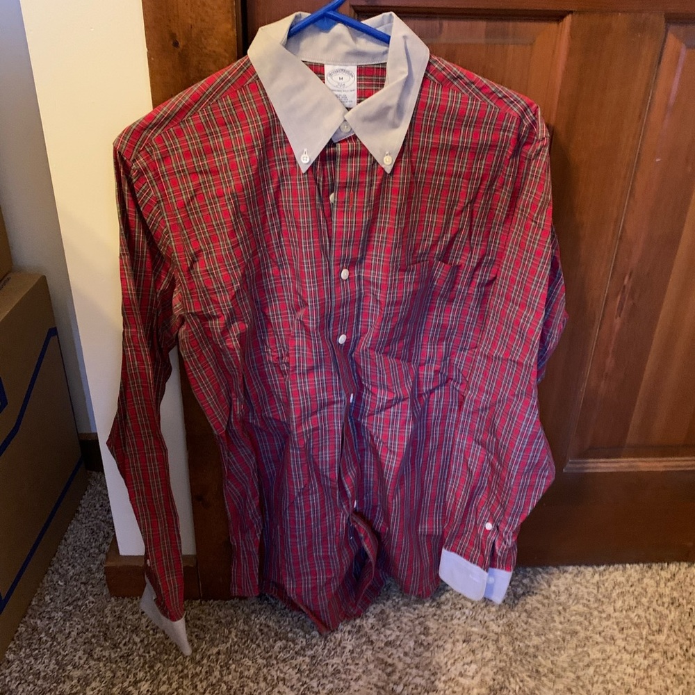 Brooks Brothers Men’s Button Down, Slim Fit, Size Medium